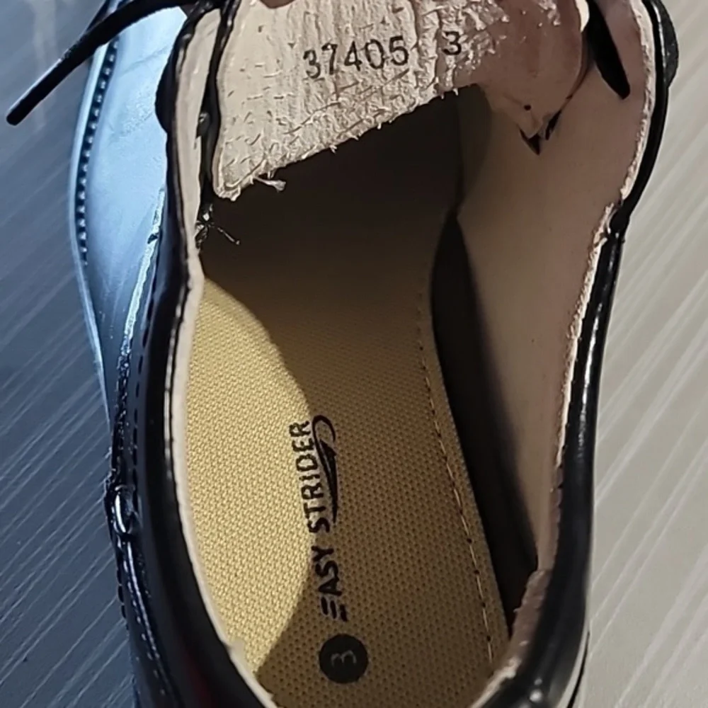 Easy Stider Black Leather Oxfords Boys 3‎ Great Condition.